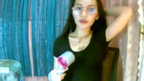 Freya online show from October 15, 2025, 5:18 am