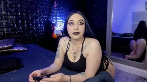 calliope_dark online show from September 15, 2025, 12:38 pm