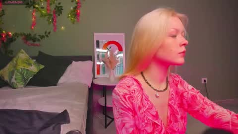 Robin online show from November 19, 2025, 11:10 am