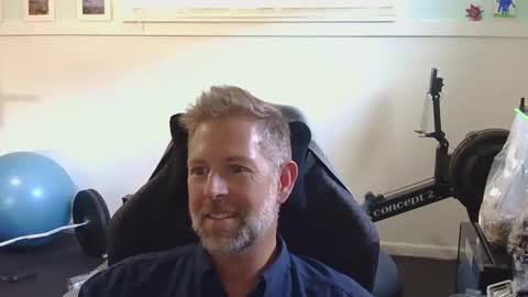 Snapshot of callmenny chatting on November 19, 2025, 4:18 pm Nny online show from November 19, 2025, 4:18 pm