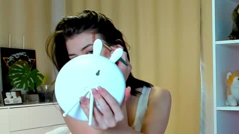 Snapshot of callmetori chatting on December 9, 2024, 8:44 am Frida online show from December 9, 2024, 8:44 am