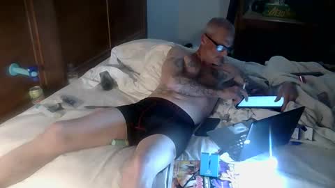 Snapshot of calredding75 chatting on November 18, 2025, 7:46 am calredding75 online show from November 18, 2025, 7:46 am