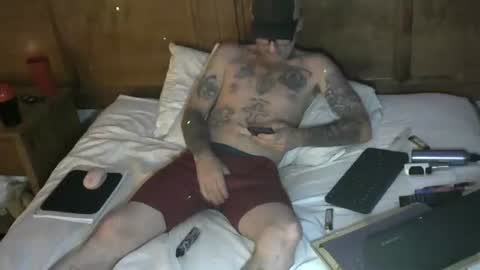 Snapshot of calredding75 chatting on December 16, 2025, 6:40 am calredding75 online show from December 16, 2025, 6:40 am