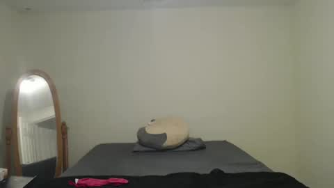 camzxoxox online show from October 18, 2025, 11:27 pm