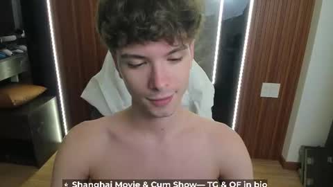 Snapshot of calvin_loves_you chatting on July 11, 2026, 3:15 pm Hey I am Calvin online show from July 11, 2026, 3:15 pm