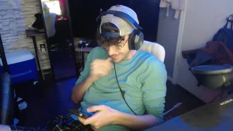 calvin_tanner online show from November 18, 2025, 3:38 pm