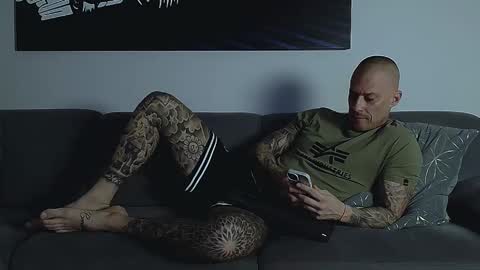 Calvin  online show from November 10, 2025, 10:42 pm