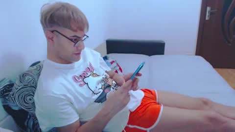 Snapshot of calvinjohnlad chatting on January 9, 2025, 1:50 am Calvinjohnlad online show from January 9, 2025, 1:50 am