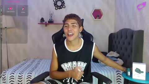 cam_sexyboy online show from October 5, 2025, 3:21 pm