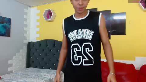 cam_sexyboy online show from October 17, 2025, 1:03 pm