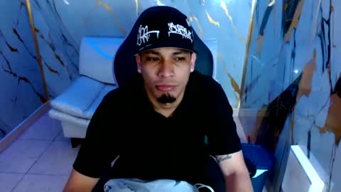 Snapshot of cam_xman chatting on June 8, 2026, 12:38 pm cam_xman online show from June 8, 2026, 12:38 pm