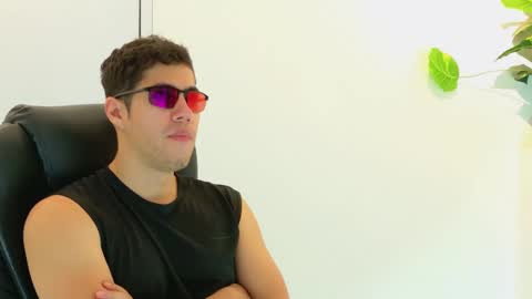 camara110 online show from November 2, 2025, 11:40 pm