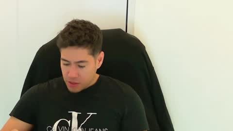 camara110 online show from November 22, 2025, 2:43 am