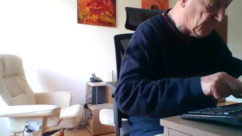 Snapshot of camcologne chatting on January 10, 2025, 10:28 am camcologne online show from January 10, 2025, 10:28 am