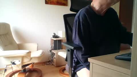 Snapshot of camcologne chatting on October 28, 2025, 9:35 am camcologne online show from October 28, 2025, 9:35 am