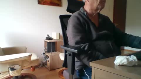 Snapshot of camcologne chatting on January 13, 2026, 10:31 am camcologne online show from January 13, 2026, 10:31 am