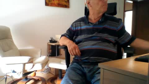 camcologne online show from June 1, 2026, 3:03 pm