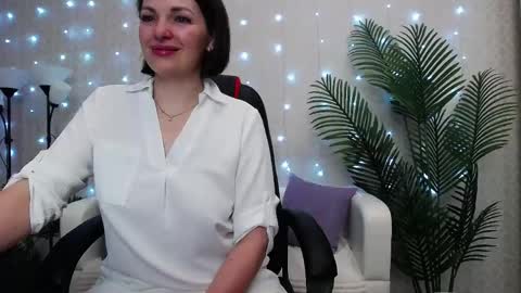 camelia_lillie online show from May 12, 2026, 1:14 am