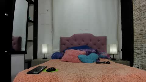 cameron_april online show from November 21, 2025, 11:53 am