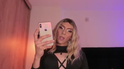 Snapshot of cameron_lyra chatting on January 12, 2026, 1:44 am Cameron online show from January 12, 2026, 1:44 am