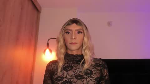 Snapshot of cameron_lyra chatting on February 4, 2026, 2:17 am Cameron online show from February 4, 2026, 2:17 am