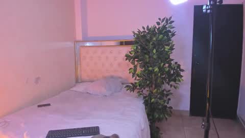 cami_betancurt online show from January 18, 2026, 3:54 am