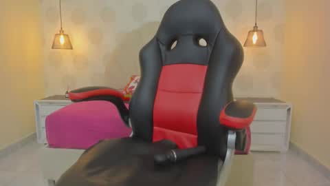 Snapshot of cami_bukele3 chatting on December 17, 2025, 8:15 pm C A M I L A online show from December 17, 2025, 8:15 pm