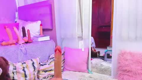 Snapshot of cami_evanns chatting on June 25, 2026, 5:12 am Camila online show from June 25, 2026, 5:12 am