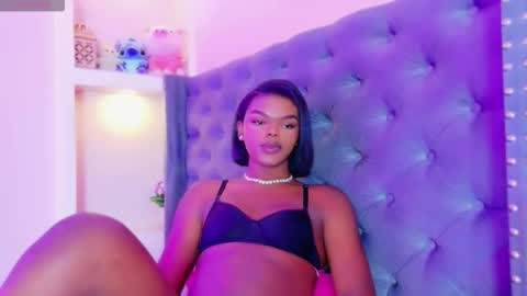 camiestrada online show from October 25, 2025, 3:18 pm