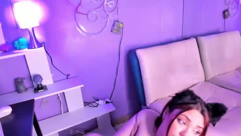 Snapshot of camiila_osorio chatting on November 19, 2025, 7:36 pm Camila Osorio online show from November 19, 2025, 7:36 pm