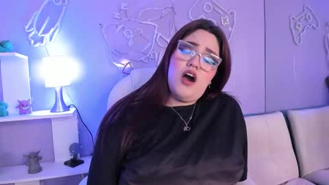 Snapshot of camiila_osorio chatting on December 1, 2025, 10:15 pm Camila Osorio online show from December 1, 2025, 10:15 pm