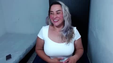 Snapshot of camila_987080 chatting on November 28, 2025, 4:31 pm camila online show from November 28, 2025, 4:31 pm