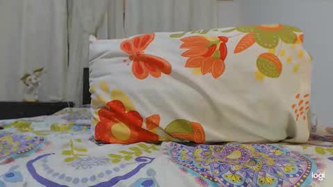 Instagram camila blande1 online show from October 31, 2025, 7:59 pm