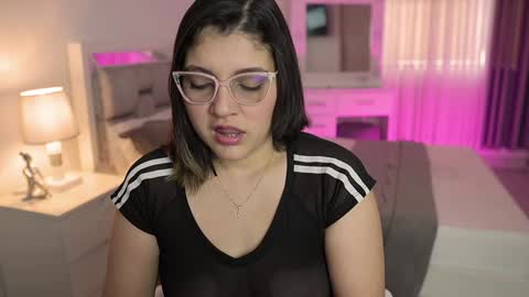 Camila buitrago online show from December 25, 2024, 5:58 pm