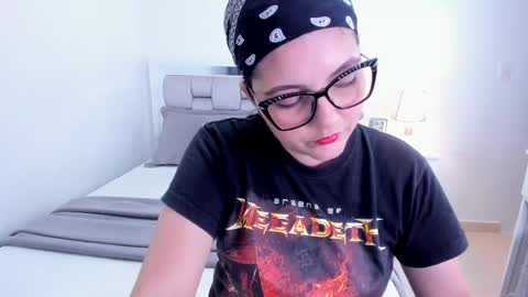 Camila buitrago online show from April 16, 2026, 12:55 am