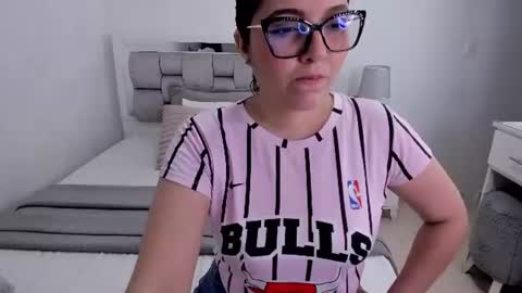 Snapshot of camila_buitrago chatting on June 24, 2026, 11:37 pm Camila buitrago online show from June 24, 2026, 11:37 pm