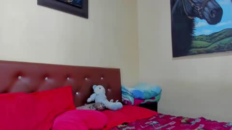 camila_collins7 online show from November 2, 2025, 5:26 pm