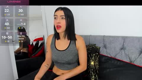 camila_collins7 online show from December 14, 2025, 1:05 pm