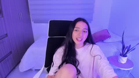  C A M I  online show from February 18, 2026, 6:04 pm