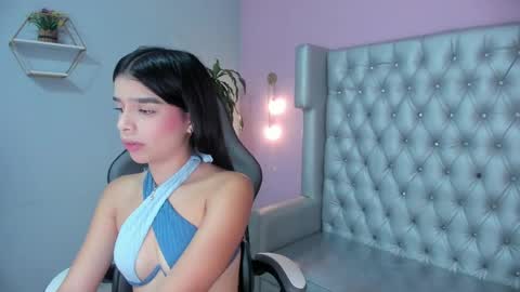Camila online show from April 15, 2026, 7:58 pm