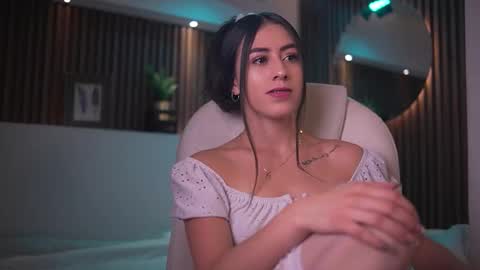 camila_martinez9 online show from October 1, 2025, 11:38 am