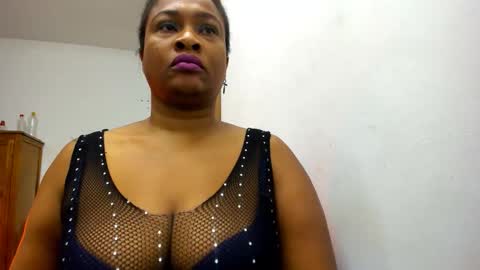 Camila online show from October 24, 2025, 9:06 am