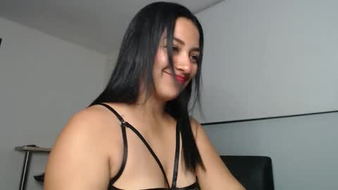 Camila online show from December 17, 2025, 3:56 am