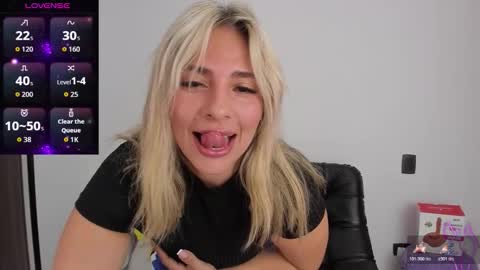 Snapshot of camilabliss chatting on December 19, 2025, 5:53 pm Camila online show from December 19, 2025, 5:53 pm