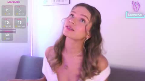 Camila Monroee  online show from November 26, 2025, 2:18 pm