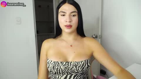X IGcamiryan01 online show from May 12, 2026, 9:34 pm