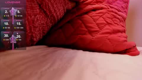 camile_cute online show from December 19, 2025, 9:44 pm