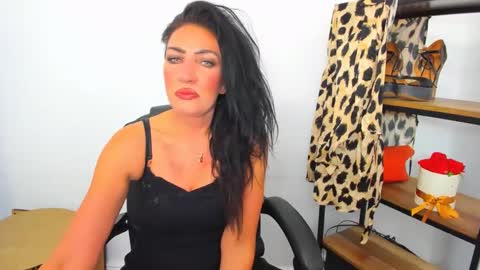 Snapshot of camileeyes chatting on December 7, 2024, 11:40 am CamileEyes online show from December 7, 2024, 11:40 am