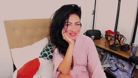 Snapshot of camileeyes chatting on December 9, 2024, 11:36 am CamileEyes online show from December 9, 2024, 11:36 am