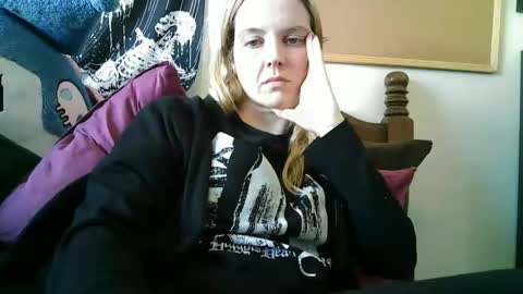 Snapshot of camille_deville chatting on January 13, 2025, 2:28 am Camille Deville online show from January 13, 2025, 2:28 am